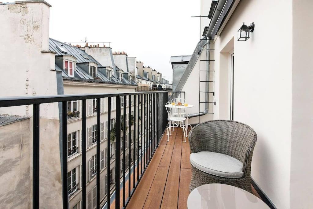 Appartement Superbe Avec Balcon Au Coeur De Montorgueil Parijs
